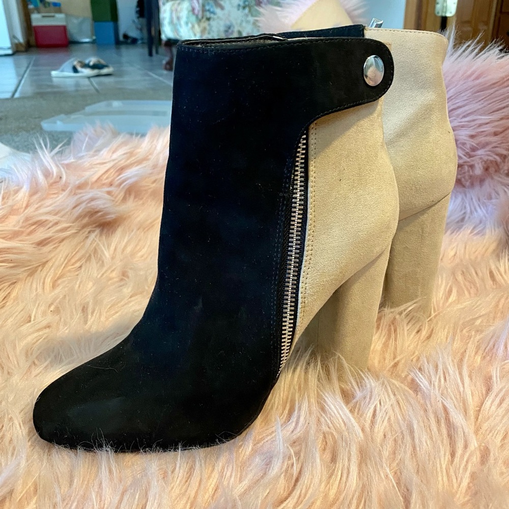 Yalah Side Zip Bootie